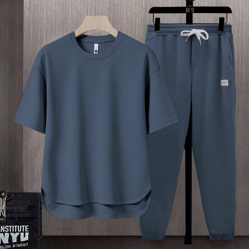 Ensemble de vêtement a deux pièces haut shirt et bas pantalon décontractés, vêtement masculin, Couleur masculine, Tendance japonaise
