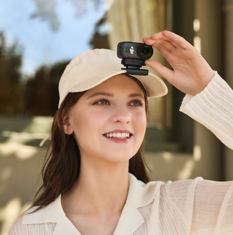 la DJI Osmo Nano, une caméra d'action ultra-compacte et polyvalente.