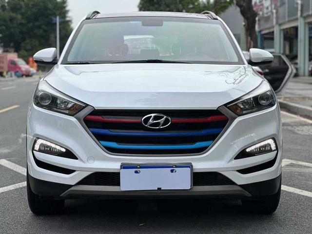 Hyundai Tucson année 2018 Double embrayage 2WD Édition spéciale 15e anniversaire voiture d'occasion